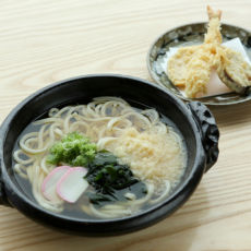 Udon Soup with Shrimp Tempura 大虾天妇罗乌冬面 Udon Soup with Shrimp Tempura 大虾天妇罗乌冬面